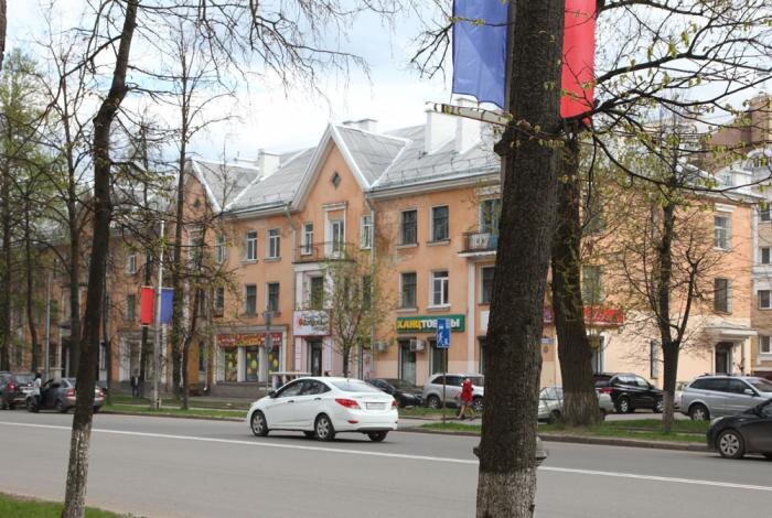 Такой объединяющий блекло-оранжевый вайб, но оба города наводят порядок.