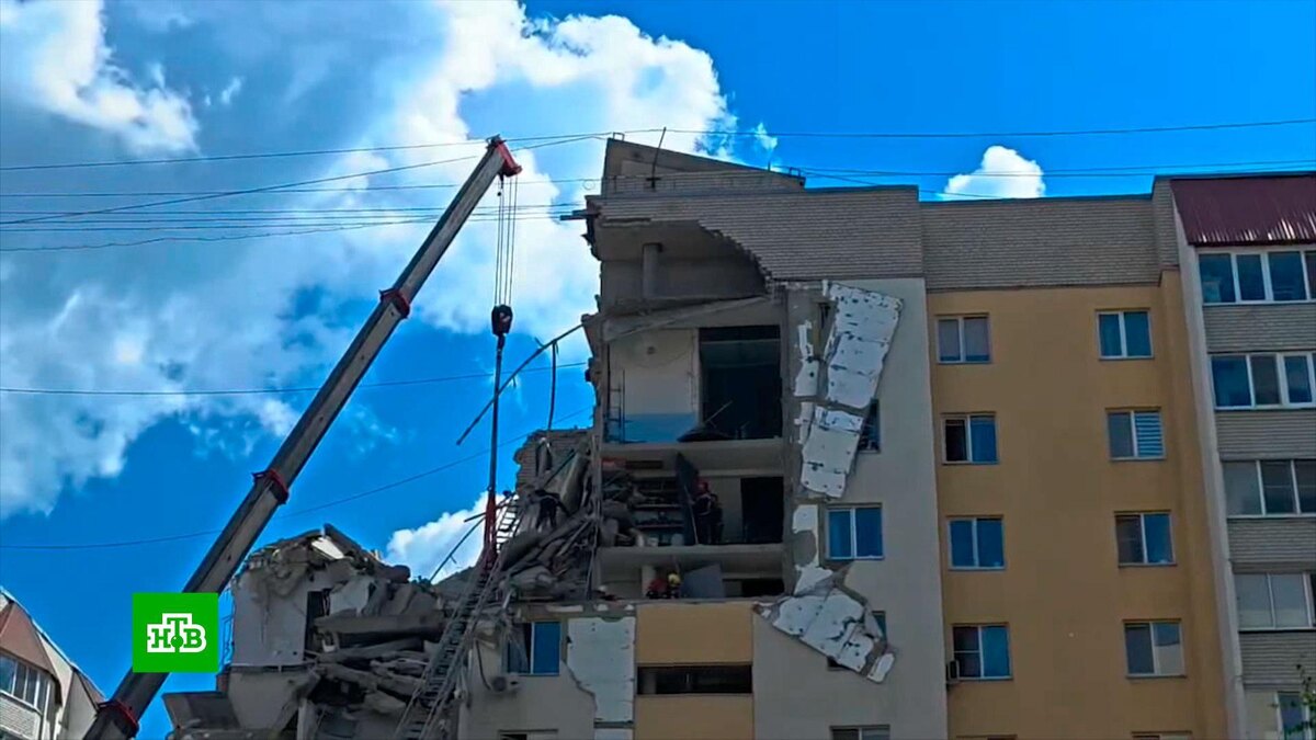    Разбор завалов в Саратове: на месте ЧП работают спасатели, инженеры и кинологи