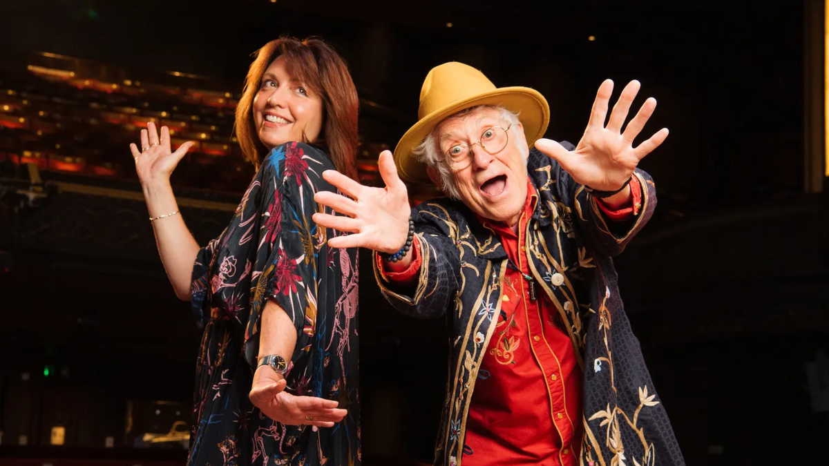 Сюзан, 59 лет, и Нодди, 79 лет, в Королевском театре, Ливерпуль. Фото: Джо Ричи для The Sunday Times