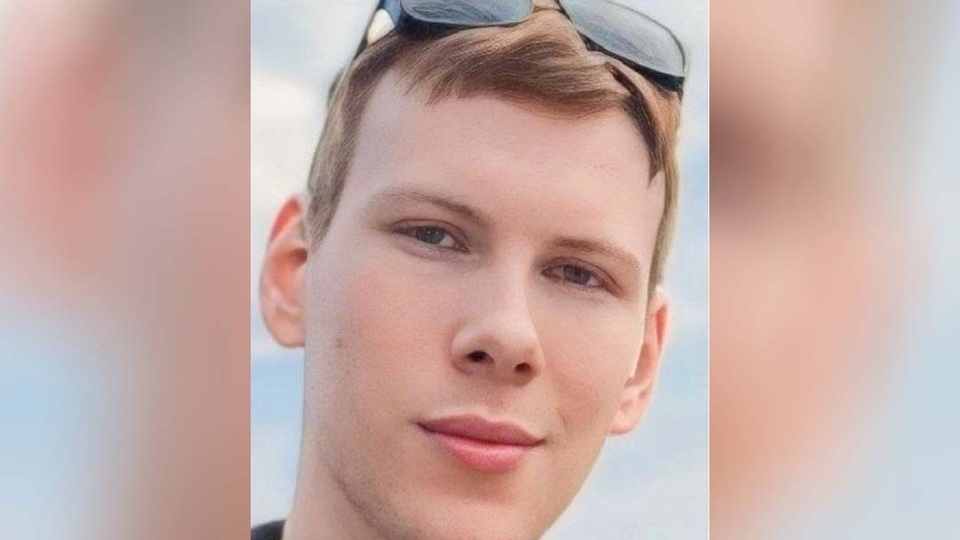 Без вести пропавшего 19-летнего парня ищут в Петербурге третий день