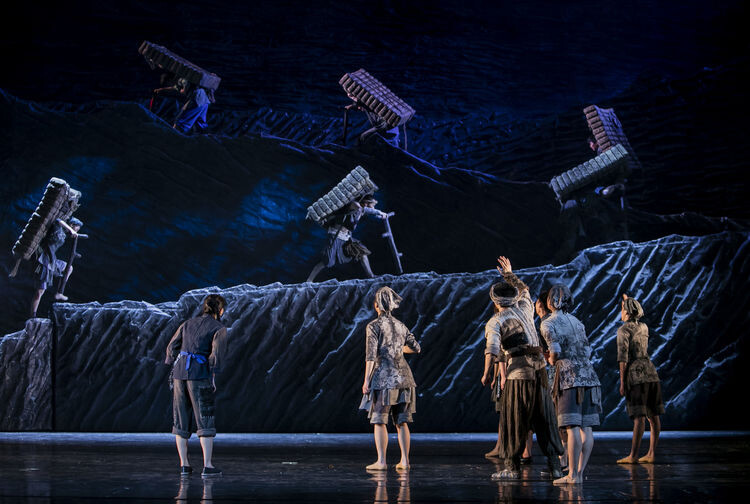 Из музыкально-театрализованного шоу "Чайный лошадиный путь", Сычуаньский театр