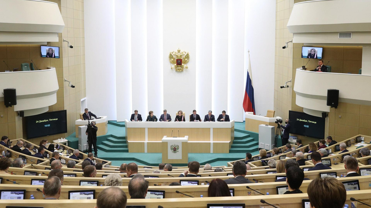 Новые гарантии в трудовом и пенсионном законодательстве: что решили сенаторы в Совфеде