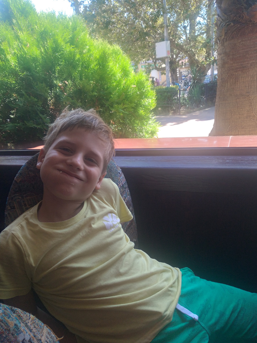 Сытый ребёнок 