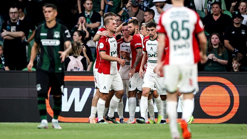     Футболисты «Локомотива» отмечают гол в ворота «Краснодара» РИА Новости Виталий Тимкив