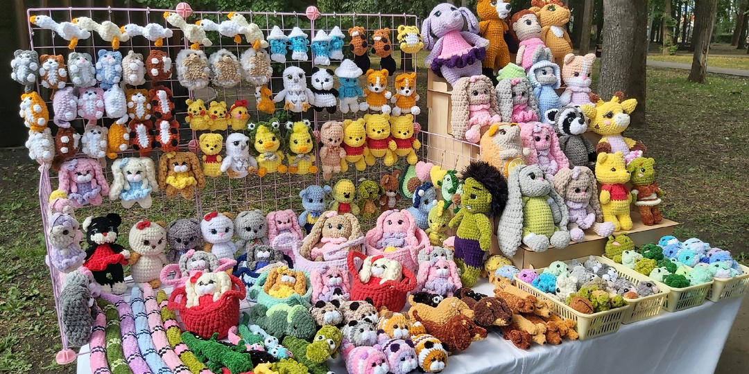Мои столы с игрушками с ярмарки в парке. 2-я часть.
