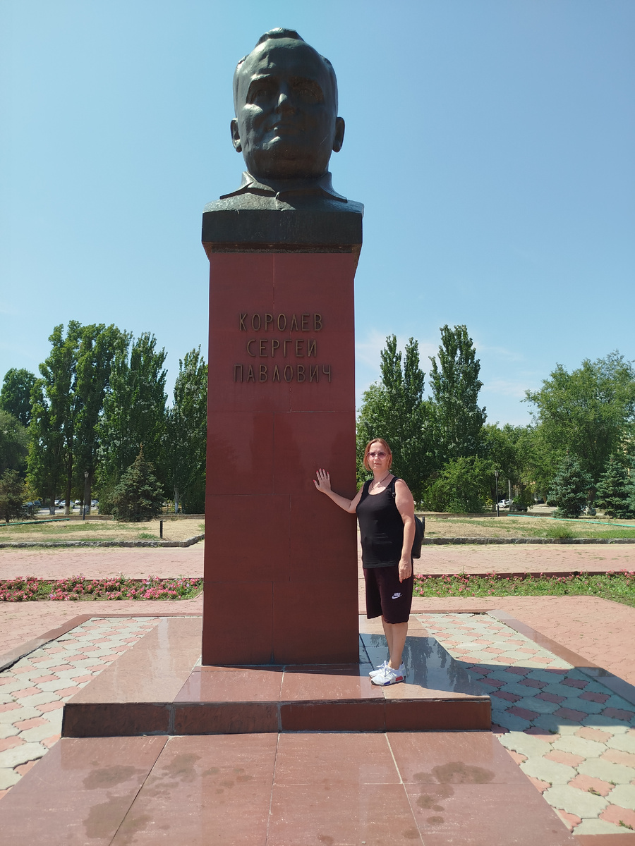 такая прогулка может быть опасной, не стоит пренебрегать совету и не выходить в самое пекло в первые дни, когда организм еще не адаптировался