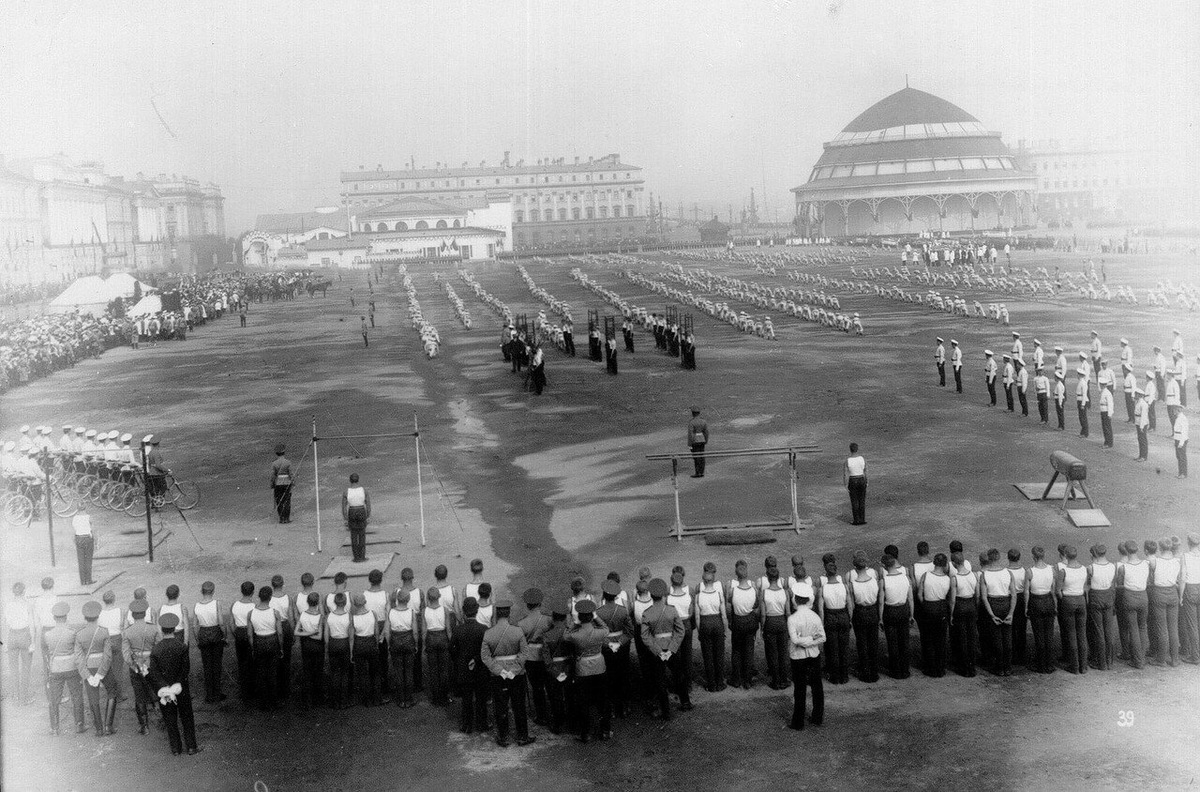 Военно-спортивный праздник в честь 100-летия Бородинского сражения, 1912г.