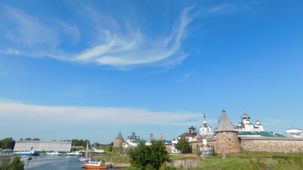 Загадочный завиток на небе.