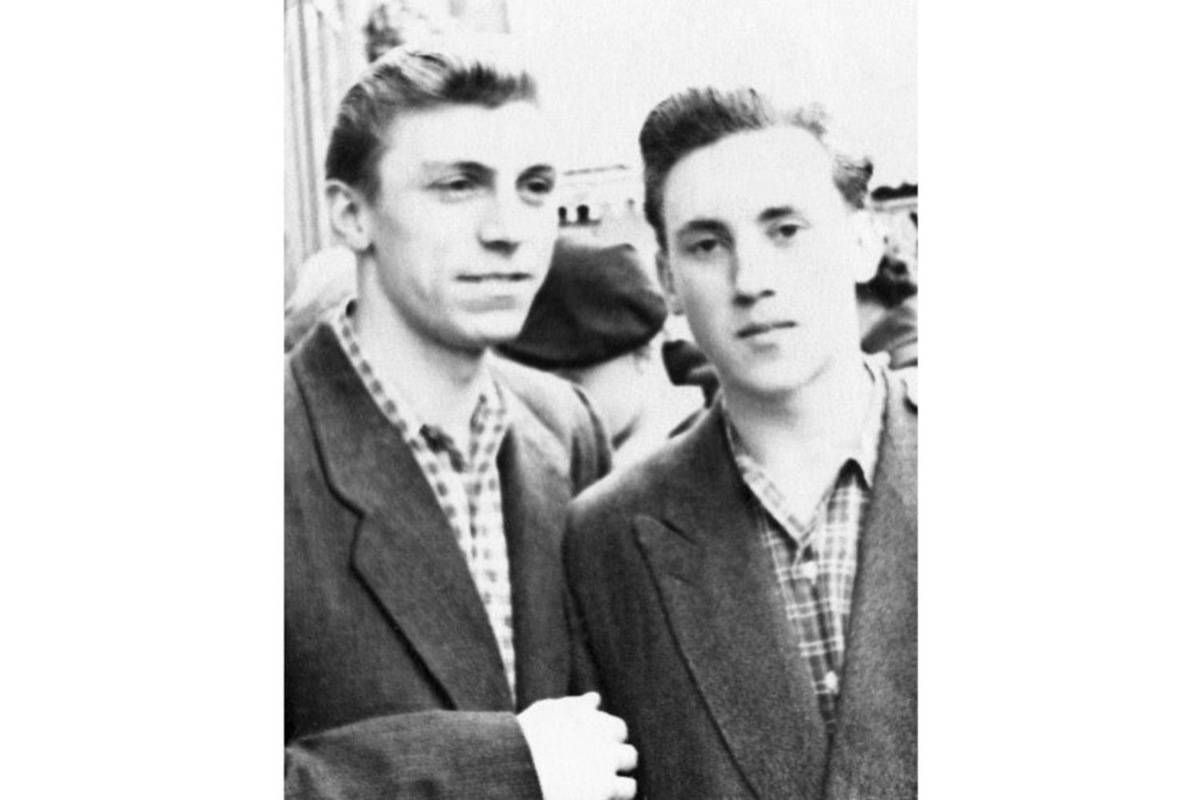    Владимир Высоцкий и Игорь Кохановский. иллюстрация из книги Игоря Кохановского «Коль дожить не успел…»