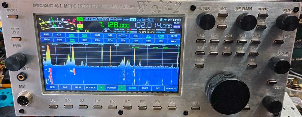 Вот такая лицевая панель получилась, немного топорно, но зато своя)