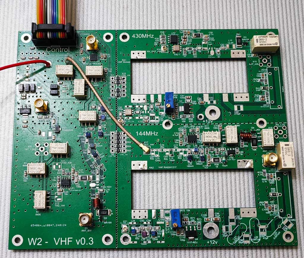 Плата УКВ блока, на данный момент практически вся распаена двойка работает на прием
