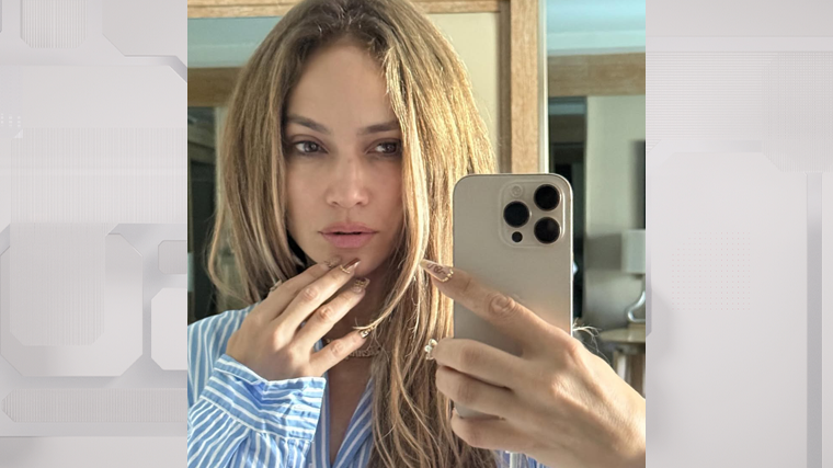    текст. Instagram*/ jlo