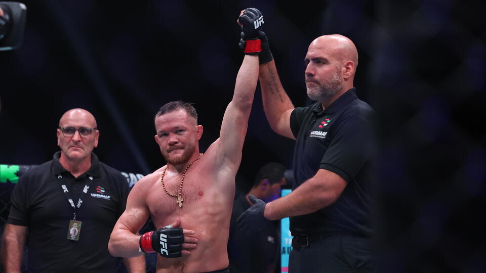     Боец ММА Петр Ян победил американца Маркуса Макги на турнире UFC в Абу-Даби ALI HAIDER/EPA/TASS