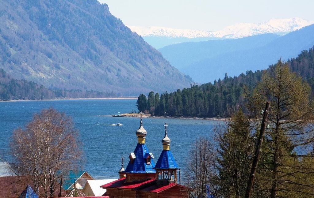 Атыбаш Телецкое озеро. Храм.