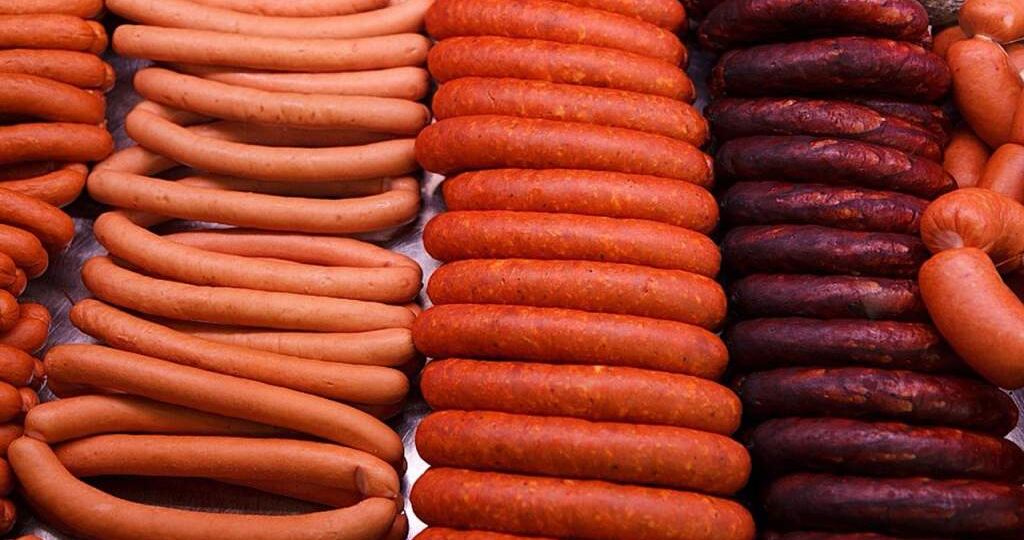 Не берите даже по акции: Роскачество назвало сосиски, где только крахмал и целлюлоза