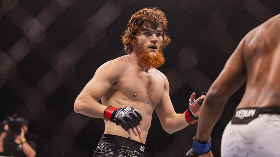     Российский боец ММА Шара Буллет одержал победу над канадцем Баррио Danny Perez/Zuma/TASS