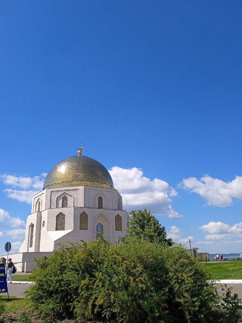 Листай галерею