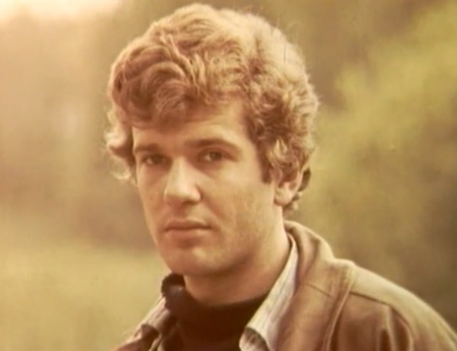 Игорь Костолевский в роли Жени Столетова. Кадр из фильма. 