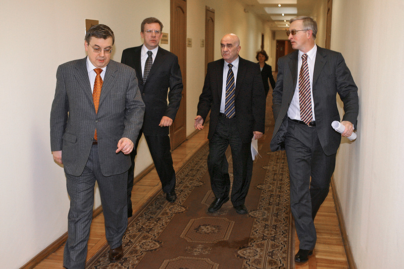 Ярослав Кузьминов. Первый слева.