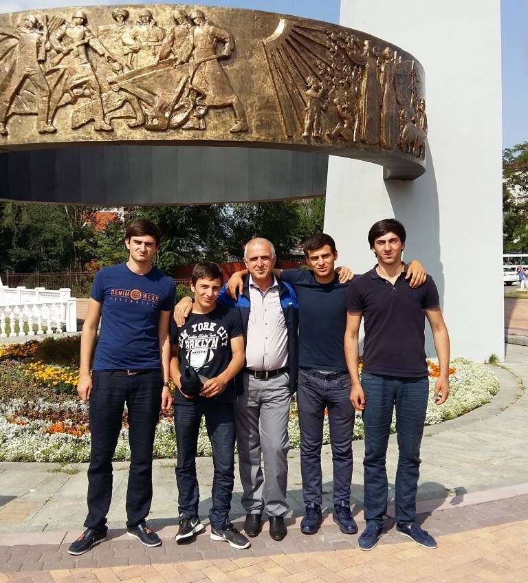 Я здесь в Черкесске вместе с Манчей Сакания, Данилом Лакоба, Багратом Дасаниа (это мой младший сын) и Леоном Сакания. Все они великолепно говорят на абхазском языке. А Данил Лакоба (второй слева) вообще сочиняет добротные стихи на родном языке