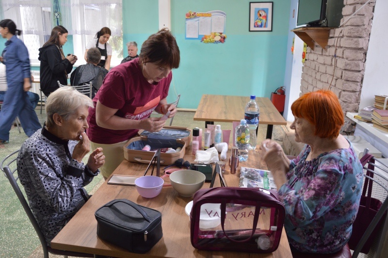    Урок по «макияжу без макияжа» от визажиста, фитнес-тренера и волонтера Татьяны Ефриковой. admin