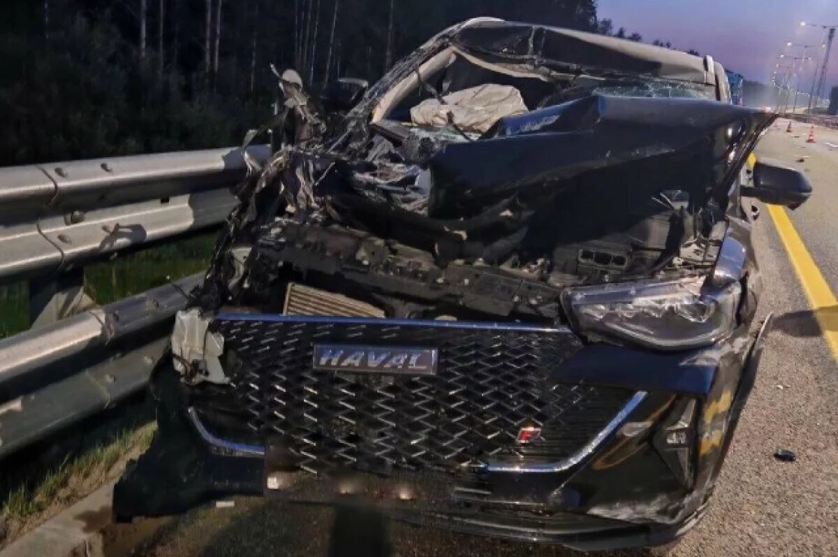    В ДТП с грузовиком на трассе под Тверью пострадали трое взрослых и ребёнок