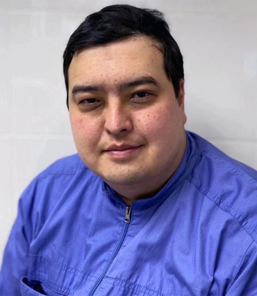    Врач от бога, так говорят о нём люди. Фото: Из архива/ Республиканская стоматологическая поликлиника Калмыкии.