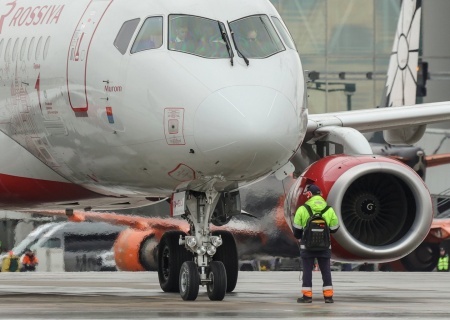    В аэропорту Пулково задержано более 100 рейсов из-за атаки БПЛА