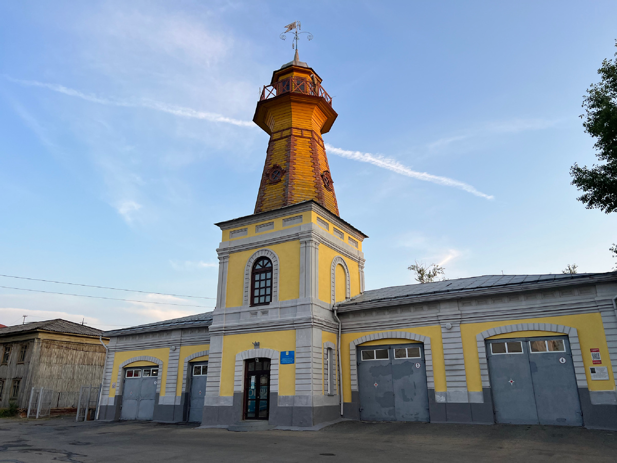 Пожарная каланча в городе на К
