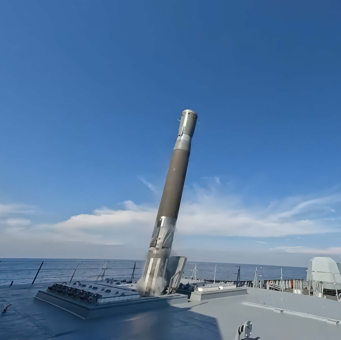   Пуск ракеты «Циркон» с борта корабля в Средиземном море