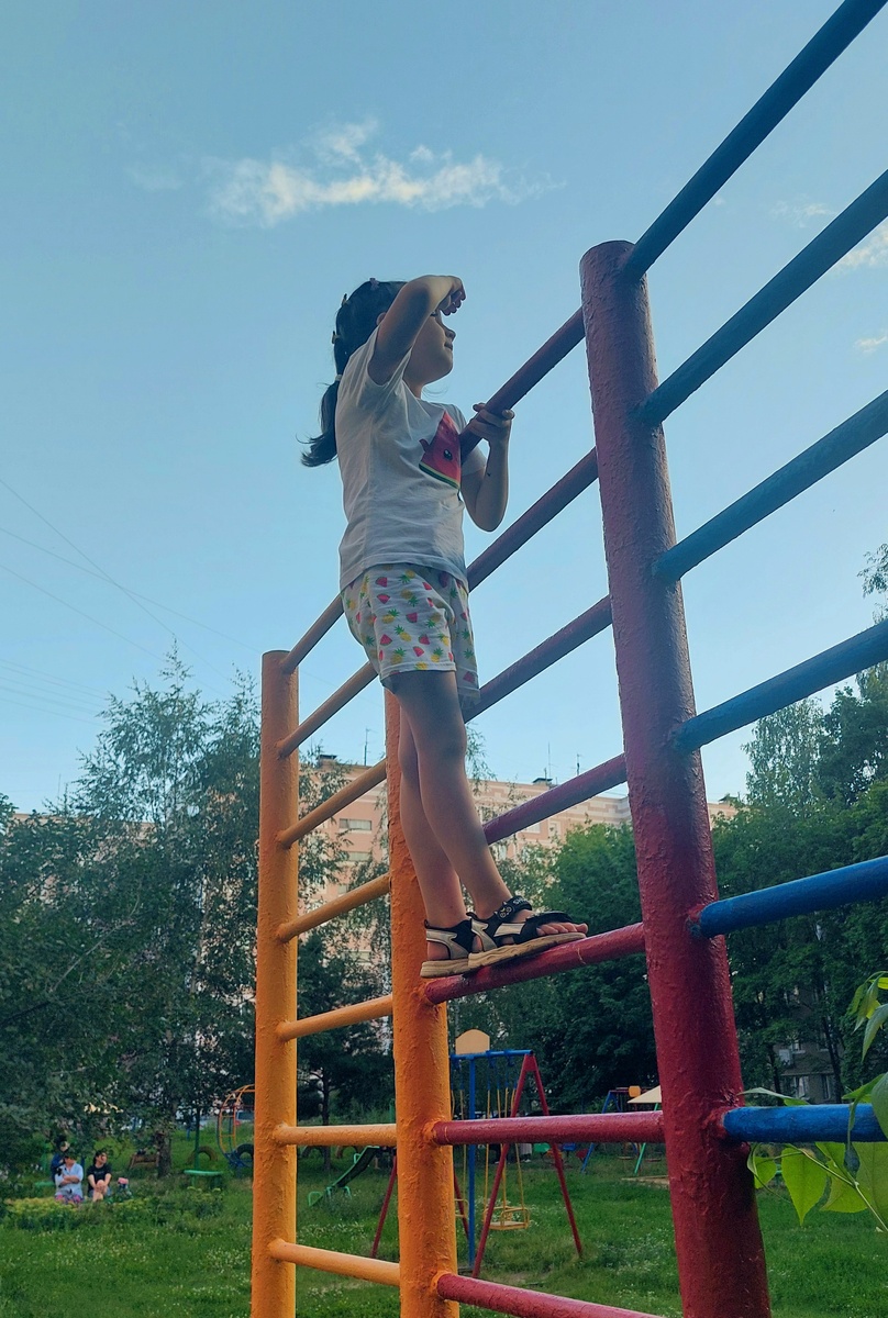 Отмечаем армейскую дату "заборище"