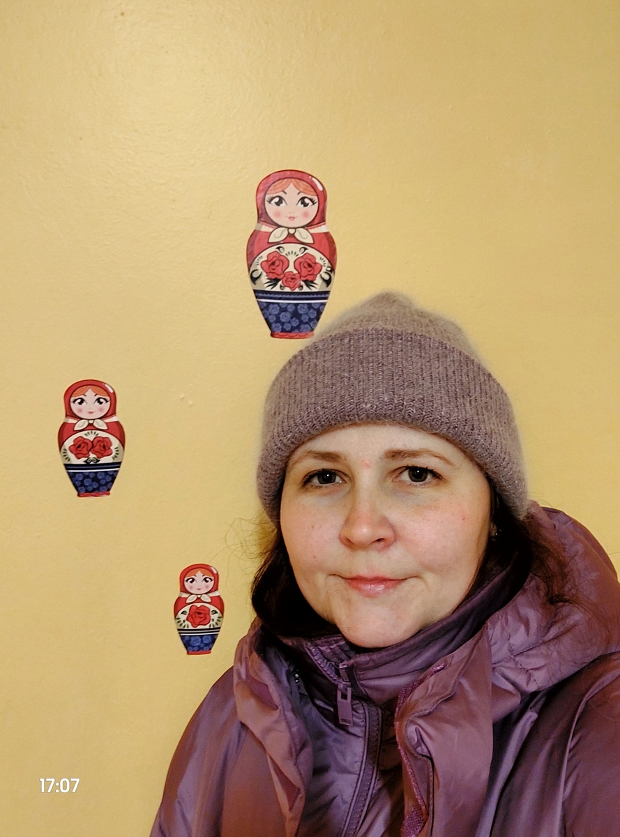 Начала отмечать даты с восьмых зеркал: "Матрёшки".