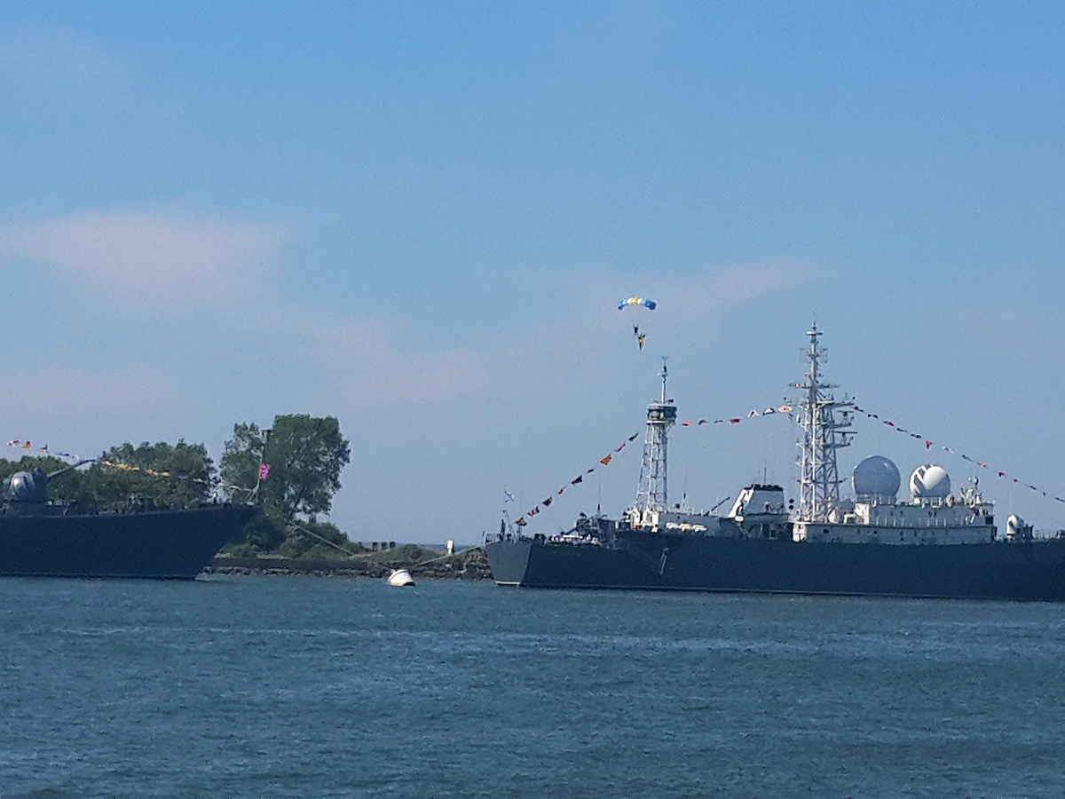 Г. Балтийск. Парад ВМФ 2013год. Фото автора статьи.