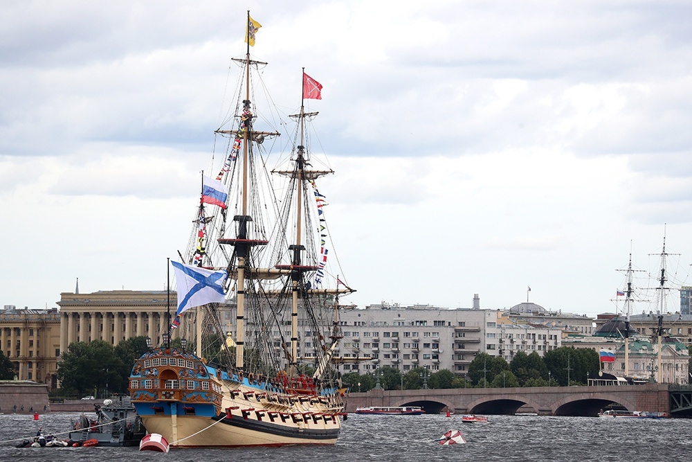    Парусник "Полтава". / Сергей Фадеичев/ТАСС