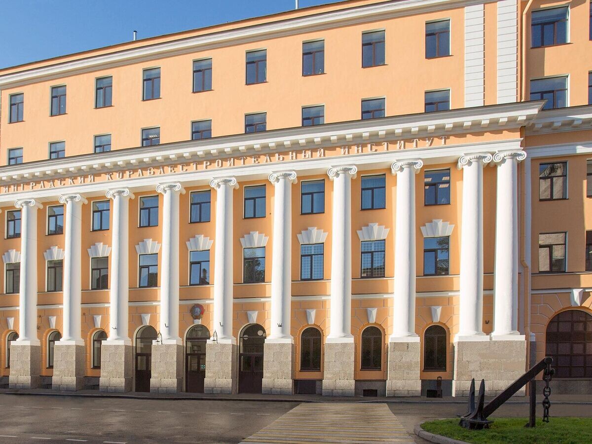    Санкт-Петербургский государственный морской технический университетCC BY-SA 4.0 / Sergey Dovgiallo / Фото центральной части главного корпуса СПбГМТУ (cropped)