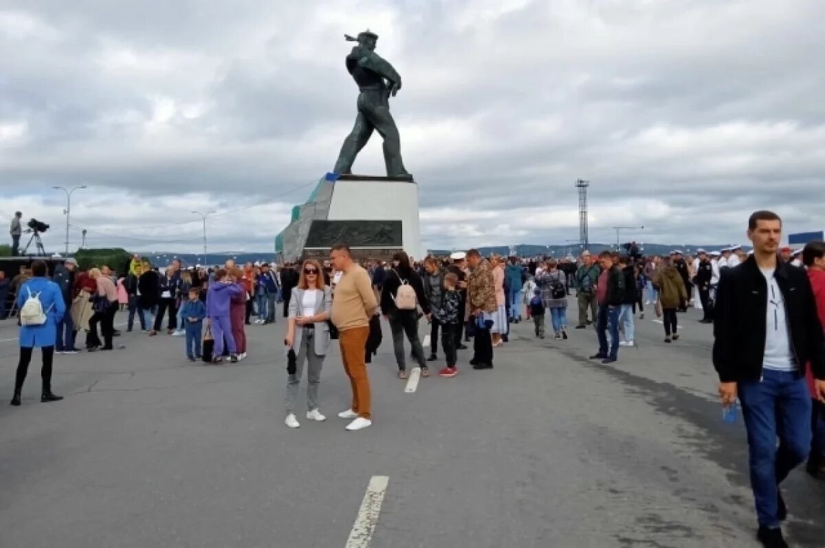    В военных гарнизонах Мурманской области отмечают День ВМФ