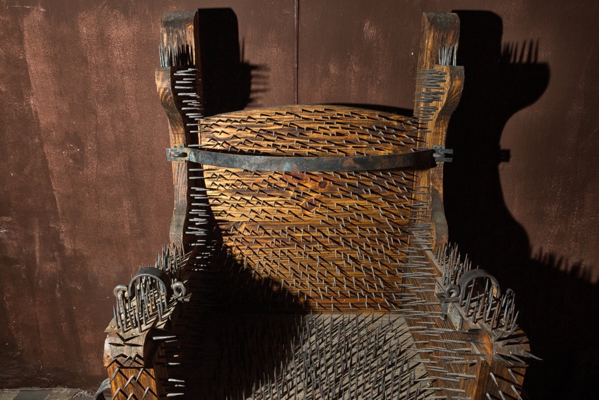 Орудие пыток Источник фото: www.shutterstock.com