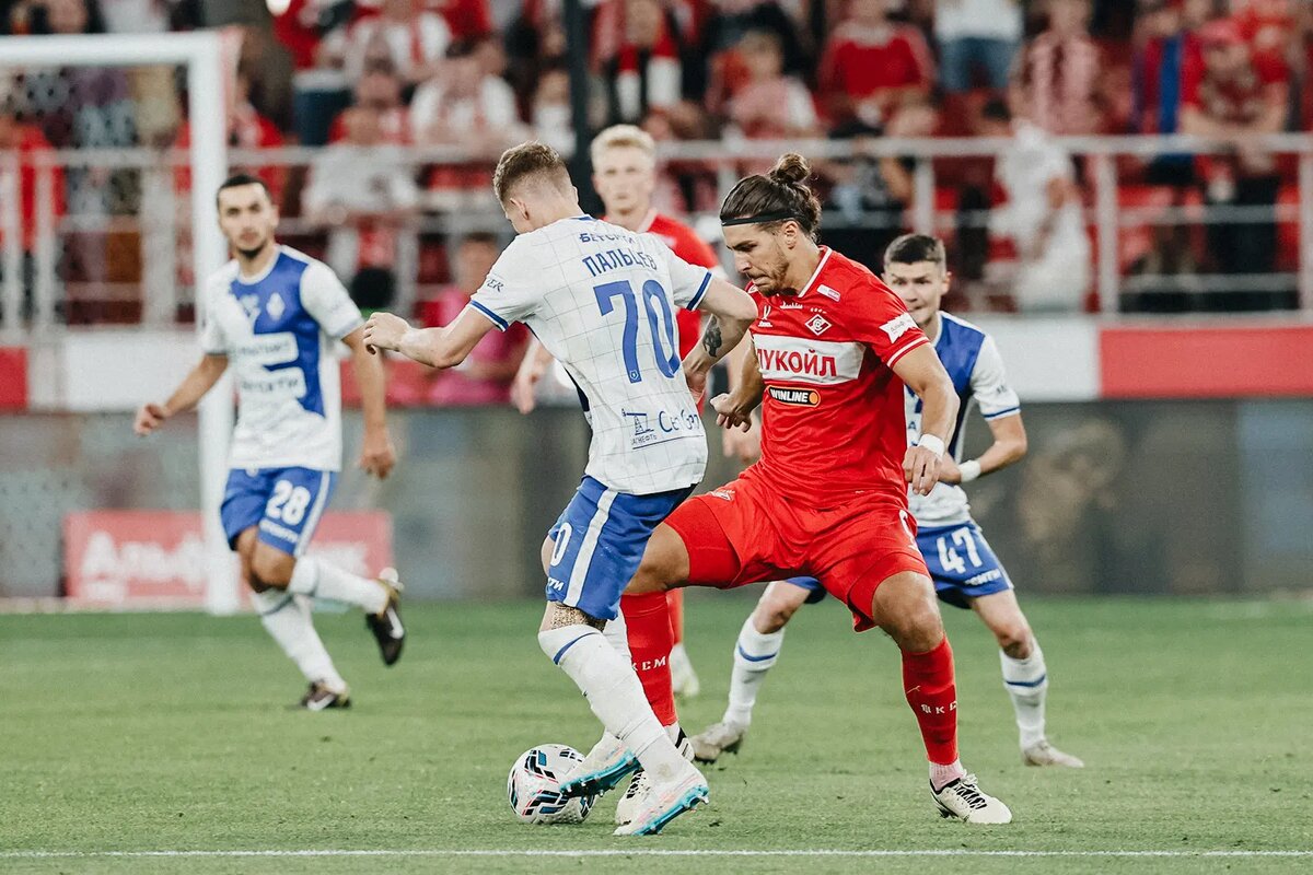 "Спартак" - "Динамо" (Махачкала). Противостояние спартаковца Бабича и динамовца Пальцева. Фото ФК "Спартак" 