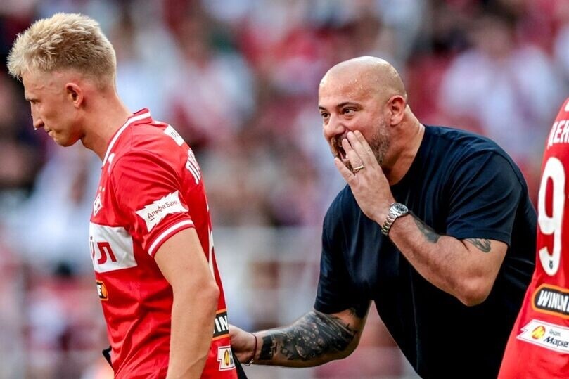 Д. Станкович делает замену