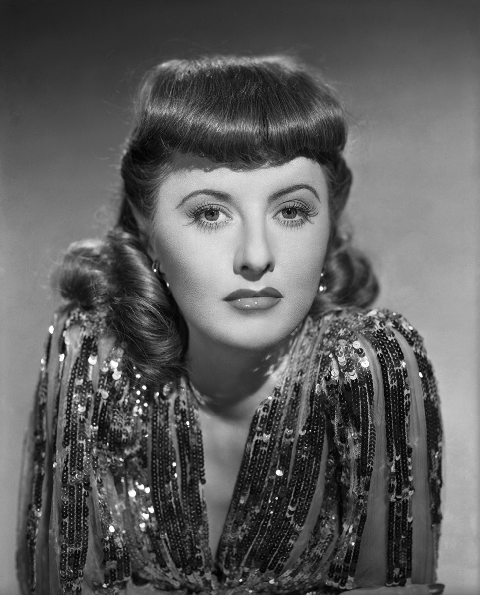 Кадр из фильма «С огоньком» (1941)