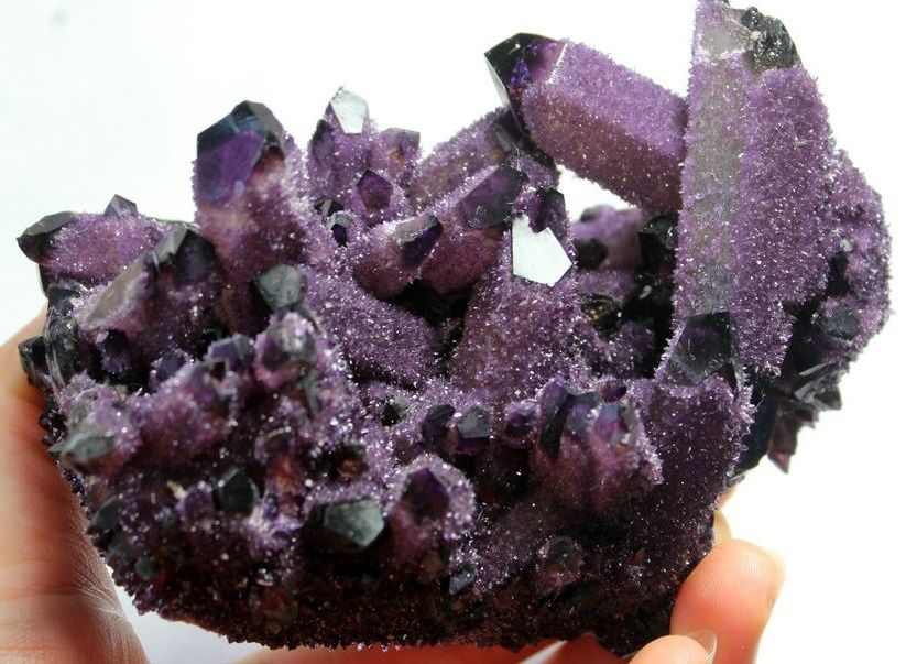 Цитриновый дымчатый кварц нагрет, и покрыт фейковым аметистом