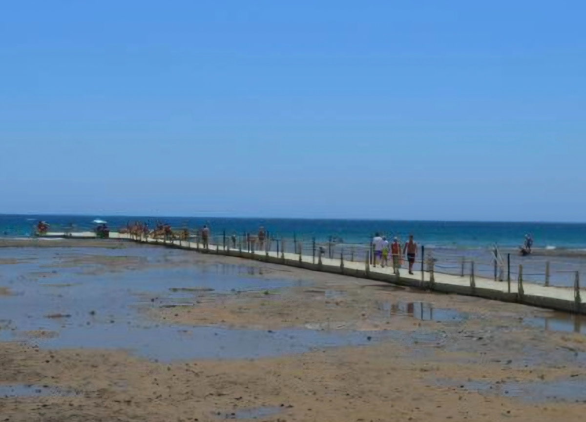 Как вам пляжик на Красном море?