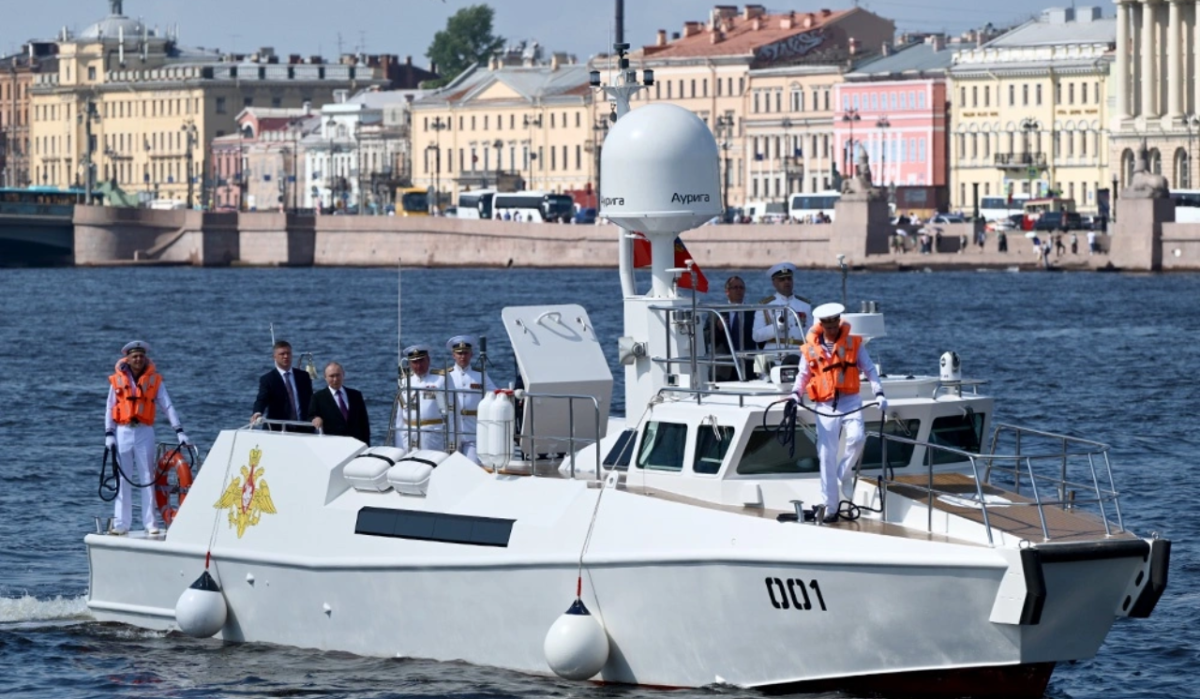     Празднование Дня ВМФ в Санкт-Петербурге. Источник: РИА Новости Автор фото: Алексей Даничев