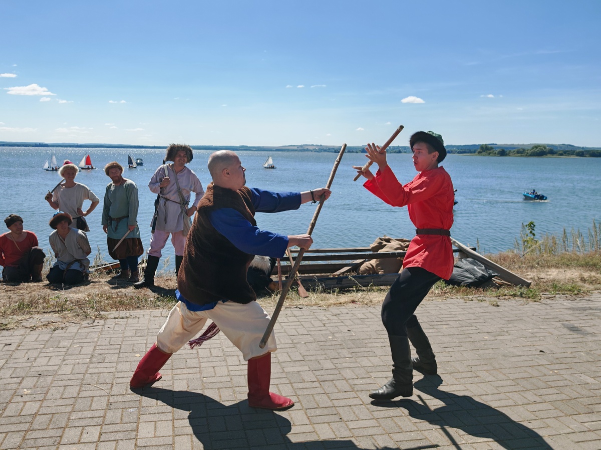 Народная лодка в Свияжске