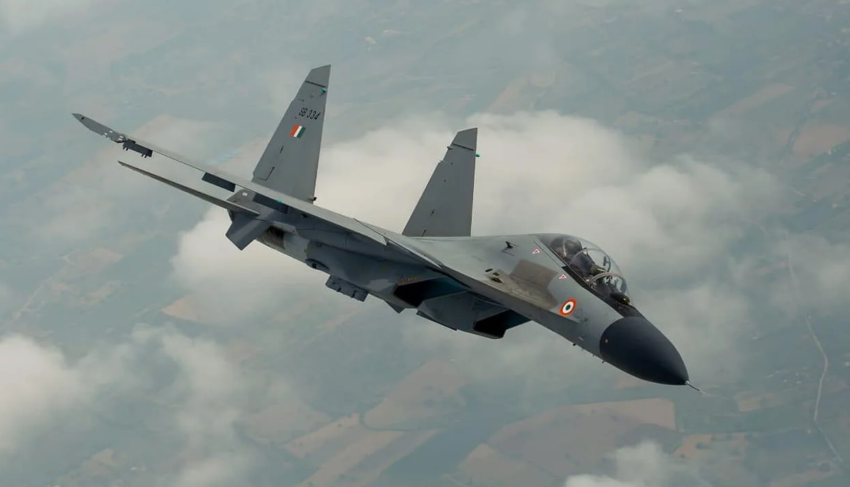 Учебные бои во Франции стали невероятно важными для истребителя Су-30. После них мир узнал, что российская авиационная промышленность по-прежнему способна делать настоящие "хиты" мирового военного авиапрома. Фото ВВС Индии