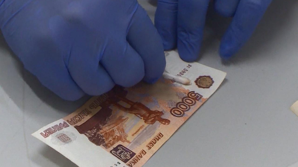    Как мошенники печатают миллионы на фальшивых чековых книжках и почему это до сих пор работает