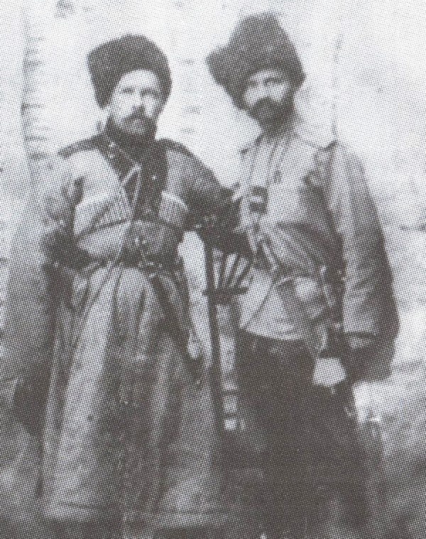 Сорокин (справа) в 1916 году.