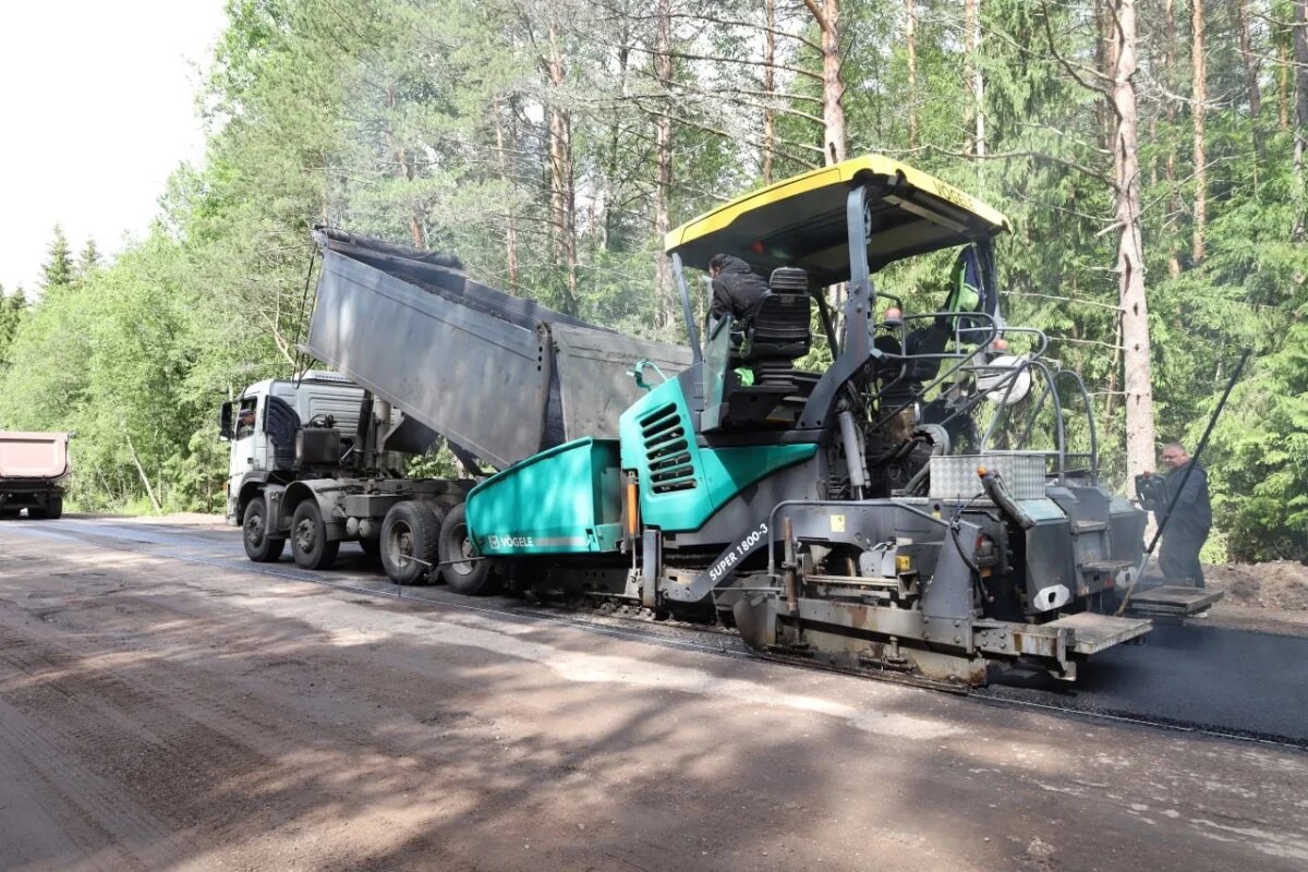    В псковской деревне ремонтируют дорогу по нацпроекту
