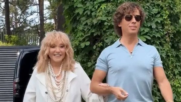    Алла Пугачева с мужем в Юрмале. Фото: КП