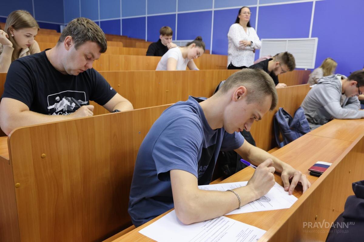    Поступающие использовали ИИ для создания текстов эссе на вступительных испытаниях